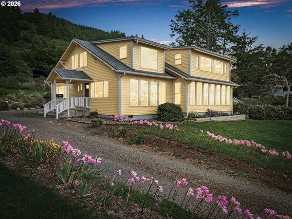 95631 S HIGHWAY 101, Yachats, OR 97498