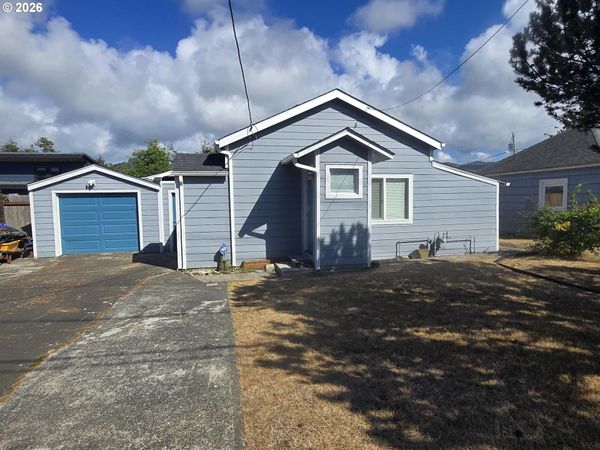 425 S LINCOLN ST, Seaside, OR 97138