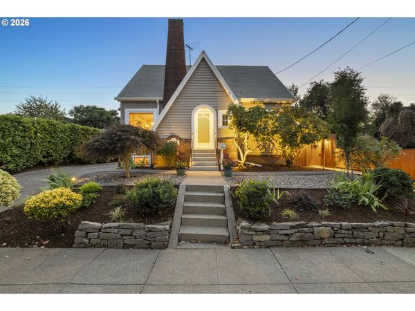 5225 SE 18TH AVE, Portland, OR 97202