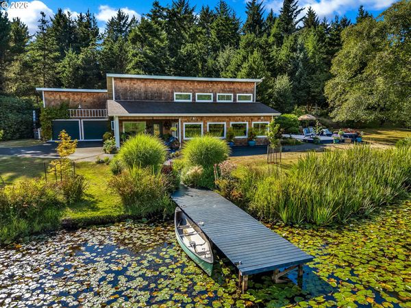 33252 SILVERSPOT LN, Warrenton, OR 97146