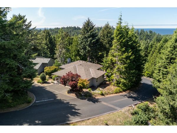 488 LOOKOUT DR, Gleneden Beach, OR 97388