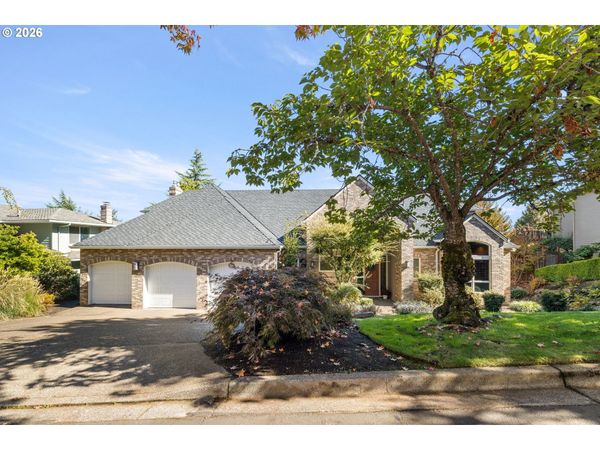 17485 BROOKHURST DR, Lake Oswego, OR 97034