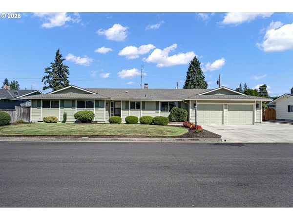 2184 LOCH DR, Springfield, OR 97477