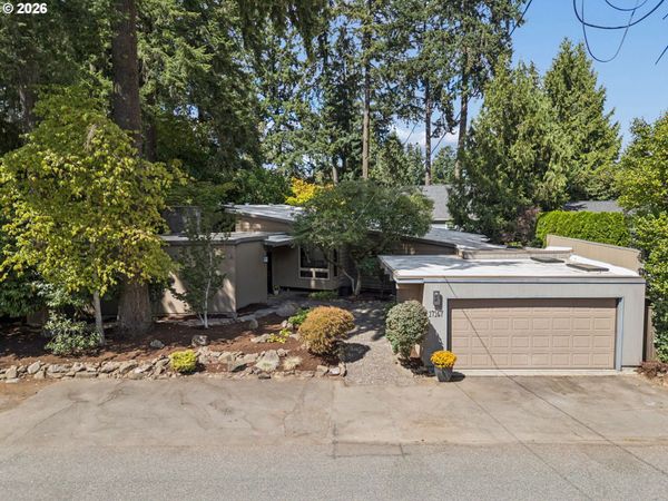 17167 CEDAR RD, Lake Oswego, OR 97034