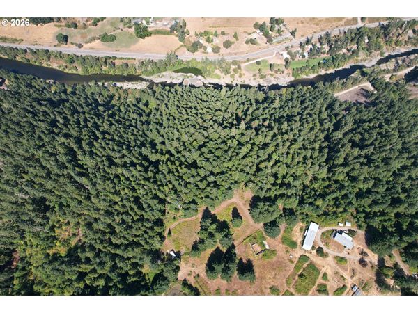750 FERGUSON LN, Days Creek, OR 97429