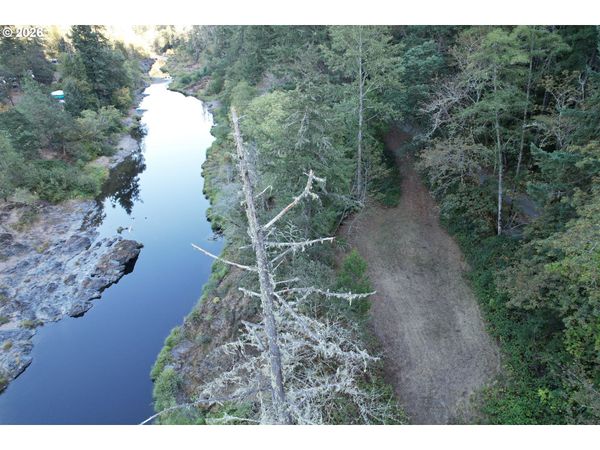750 FERGUSON LN, Days Creek, OR 97429