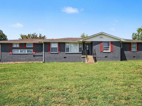 4060 Yoest Dr, Nashville, TN 37207