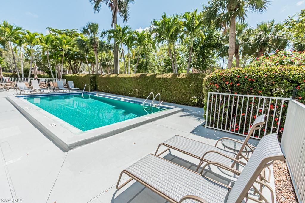 72 7th St S, Unit 203, Naples, FL 34102 Photo