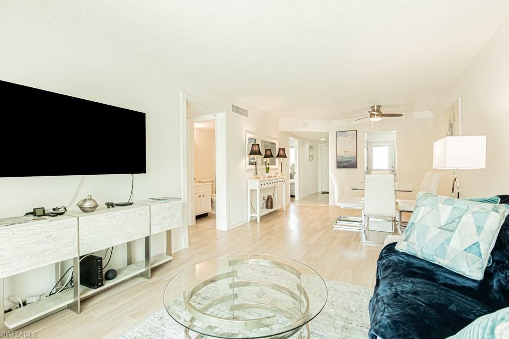 72 7th St S, Unit 203, Naples, FL 34102 Photo