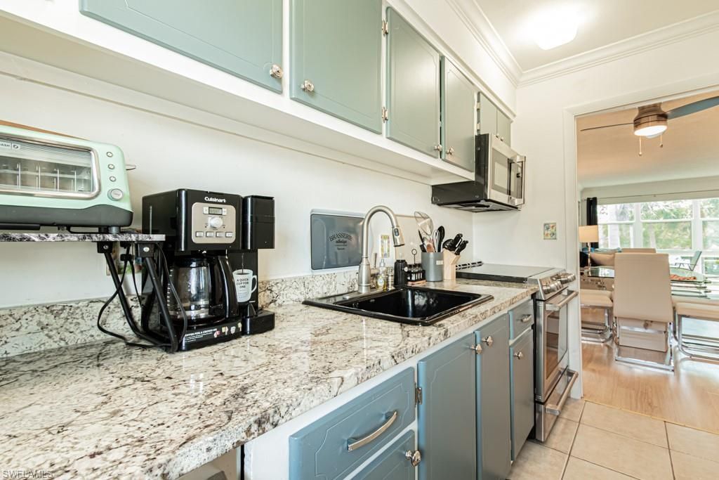 72 7th St S, Unit 203, Naples, FL 34102 Photo