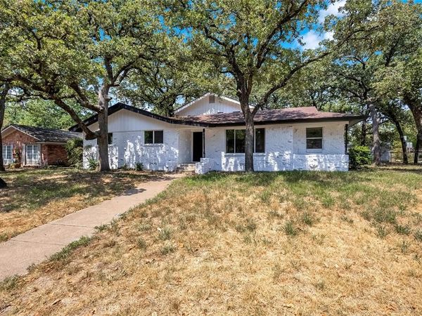 520 Circleview Drive S, Hurst, TX 76054