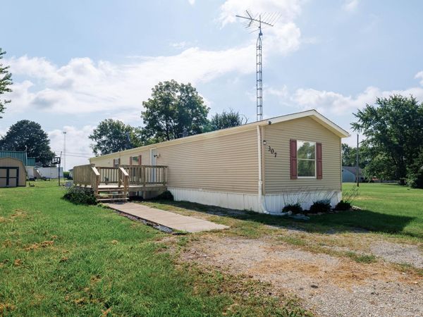 307 S Chestnut Street , Earl Park, IN 47942