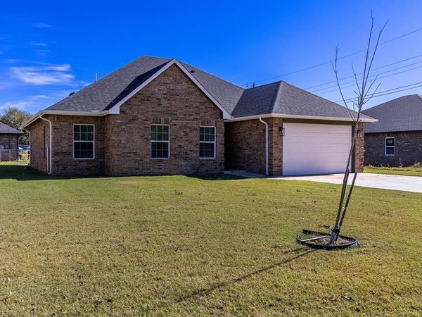 8816 N Shartel Avenue, Oklahoma City, OK 73114