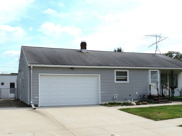 111 N Walnut Street, Maquoketa, IA 52060