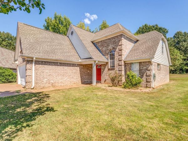 40 HANNAH CV, Oakland, TN 38068