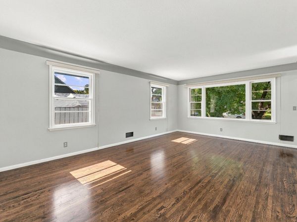 4950 Penn Avenue N, Minneapolis, MN 55430