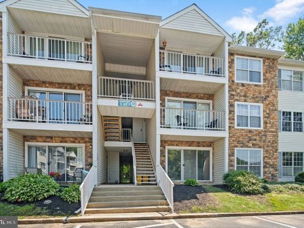 55 WILLOW COURT, HAMILTON TOWNSHIP, NJ 08619