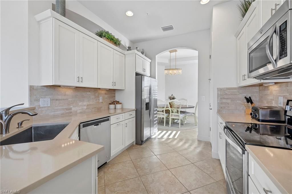 10251 Glastonbury Cir , Unit 201, Fort Myers, FL 33913 Photo