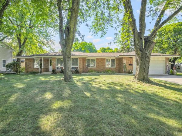 810 Ithaca Avenue, Spirit Lake, IA 51360