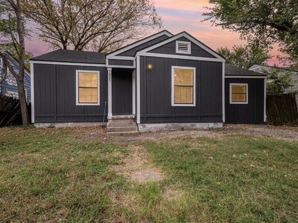 1527 Columbia Avenue , Corsicana, TX 75110