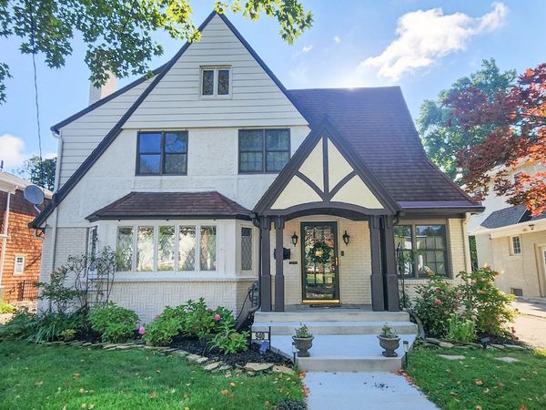 940 Lakeside Drive SE, East Grand Rapids, MI 49506