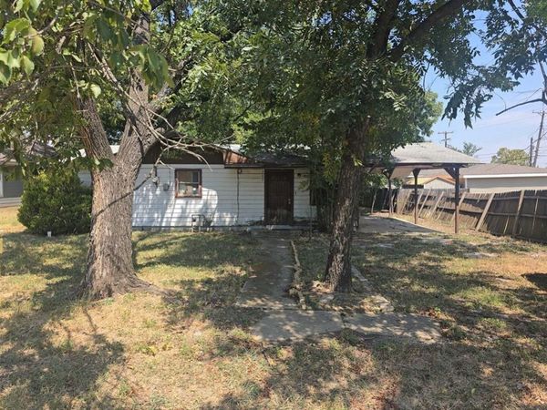 307 E Weaver Avenue , Alvarado, TX 76009