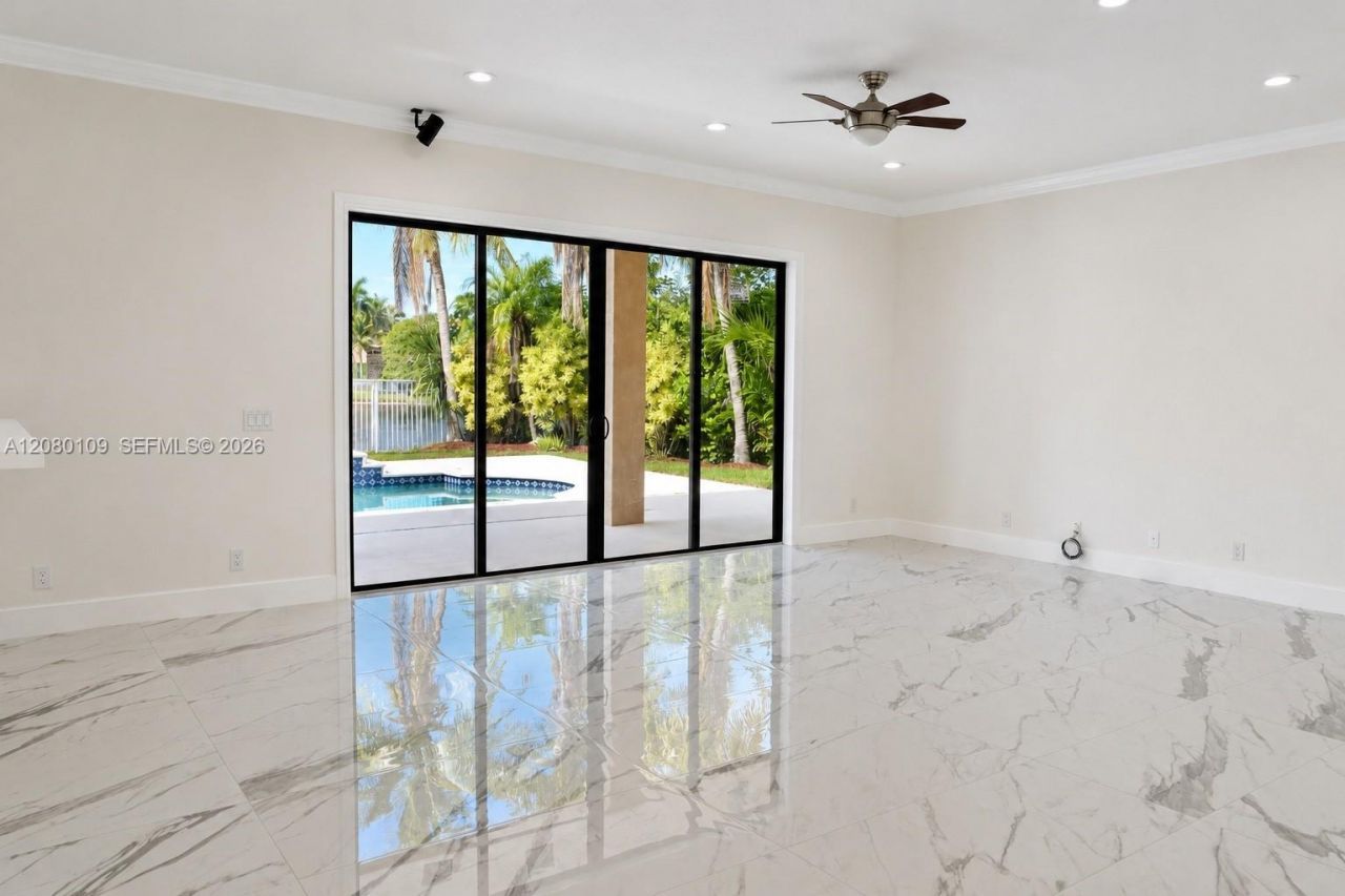 1672 Victoria Pointe Cir, Weston, FL 33327 Photo