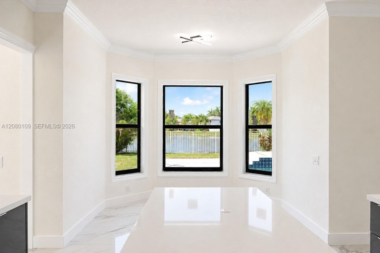 1672 Victoria Pointe Cir, Weston, FL 33327 Photo