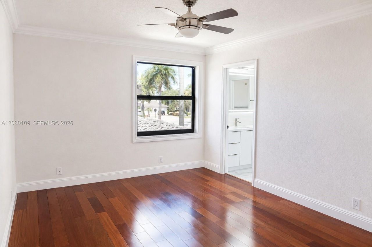 1672 Victoria Pointe Cir, Weston, FL 33327 Photo