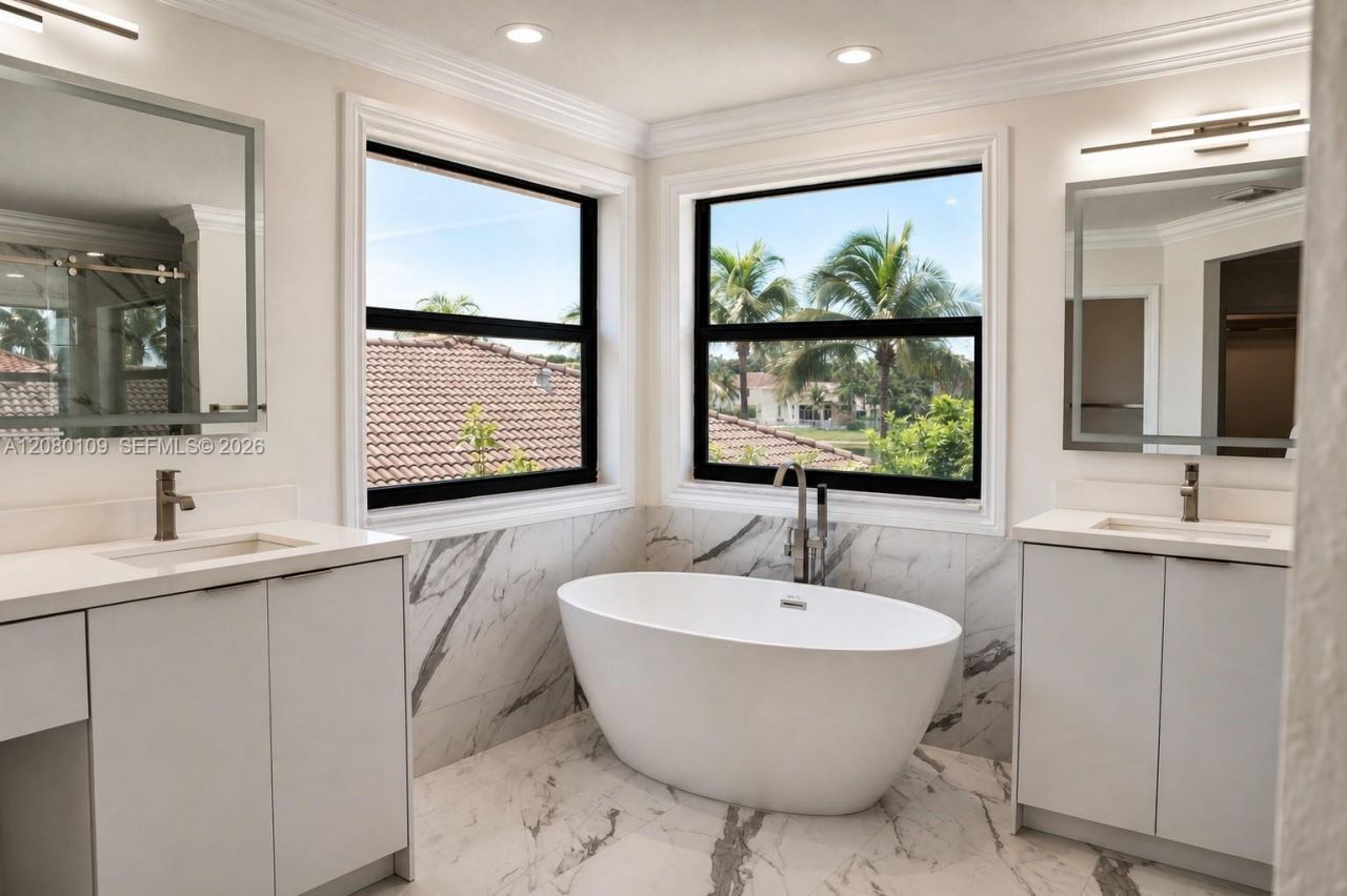 1672 Victoria Pointe Cir, Weston, FL 33327 Photo