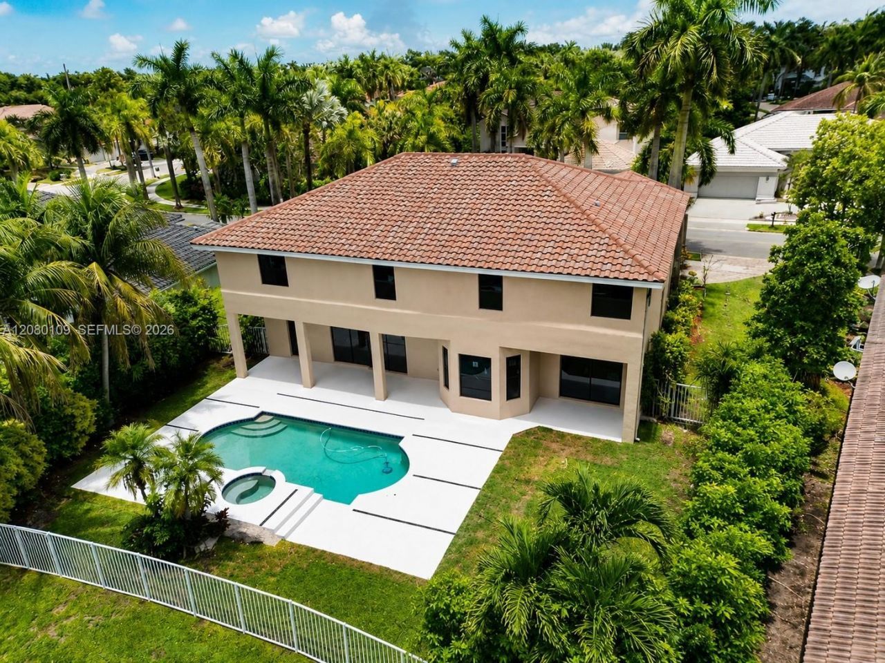 1672 Victoria Pointe Cir, Weston, FL 33327 Photo
