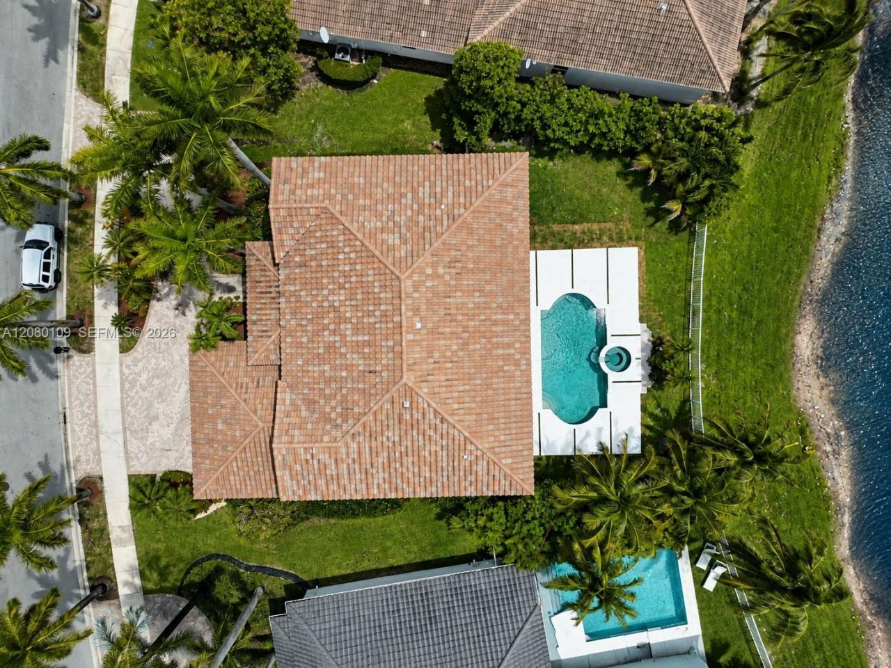1672 Victoria Pointe Cir, Weston, FL 33327 Photo