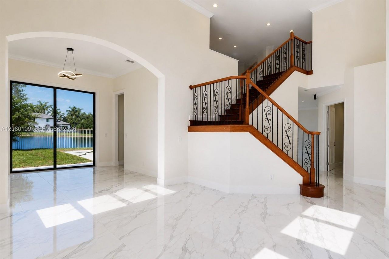 1672 Victoria Pointe Cir, Weston, FL 33327 Photo
