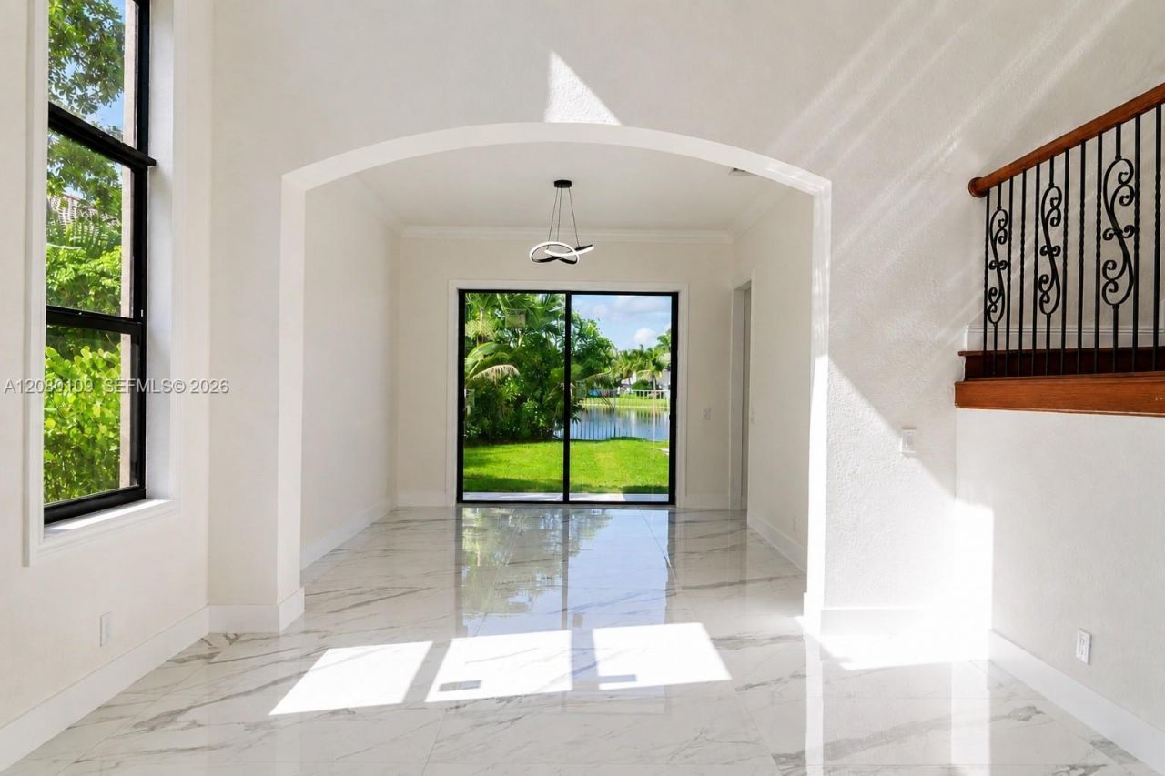 1672 Victoria Pointe Cir, Weston, FL 33327 Photo
