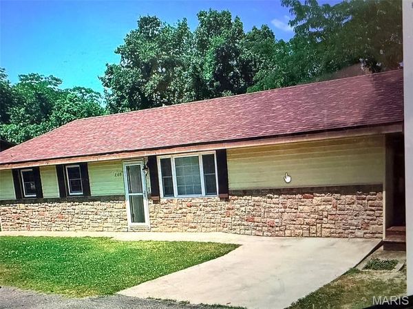 2389 Maple Street , Hollister, MO 65672