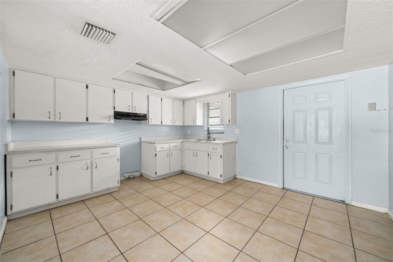 1001 S Lake Anoka Boulevard , Avon Park, FL 33825 Photo