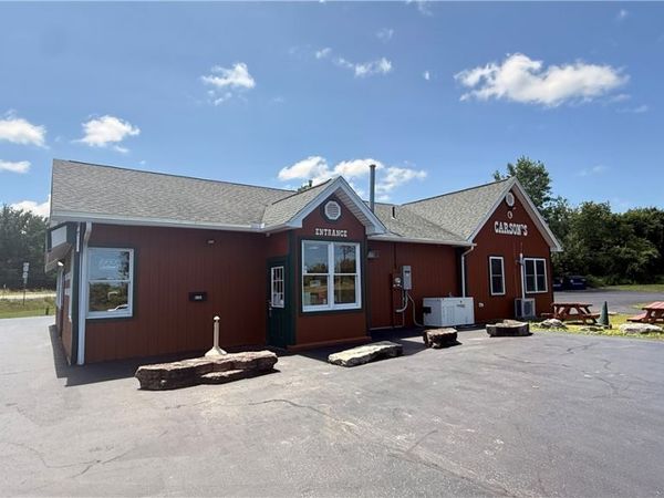 5668 Saunders Settlement Road , Lockport, NY 14094