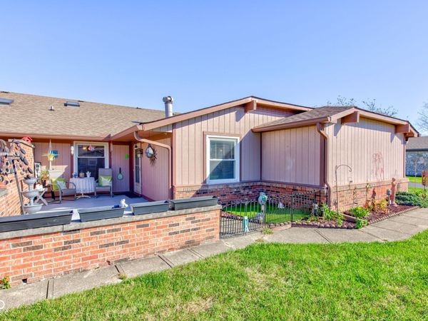 1111 Paradise Court , Greenwood, IN 46143