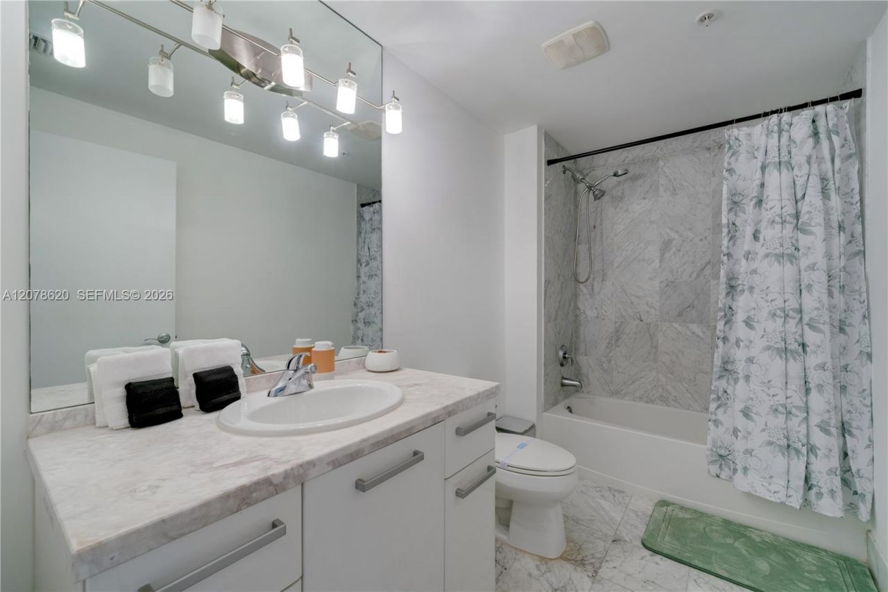 253 NE 2nd St , Unit 228, Miami, FL 33132 Photo