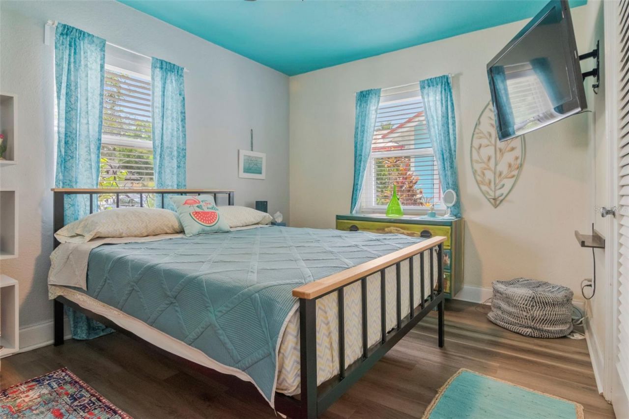 1928 Springtime Avenue , Clearwater, FL 33755 Photo