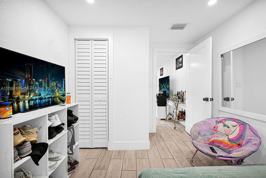 6501 SW 4th St , Unit B, Miami, FL 33144 Photo