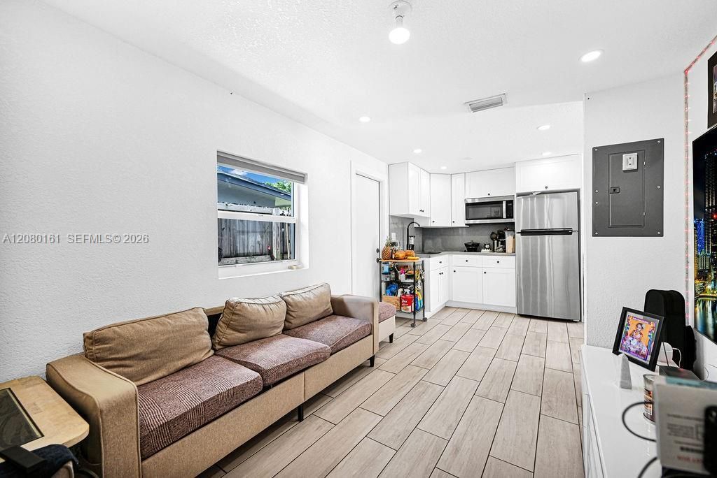 6501 SW 4th St , Unit B, Miami, FL 33144 Photo