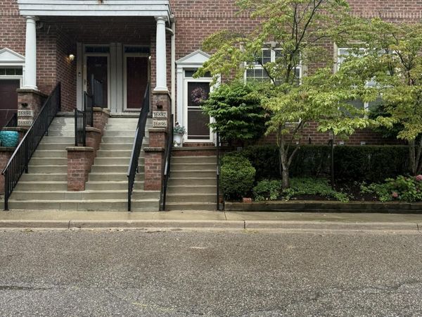 16896 Farmington Road, Livonia, MI 48154