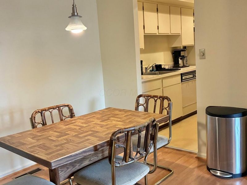 892 Chatham Lane , Unit W, Columbus, OH 43221 Photo 13