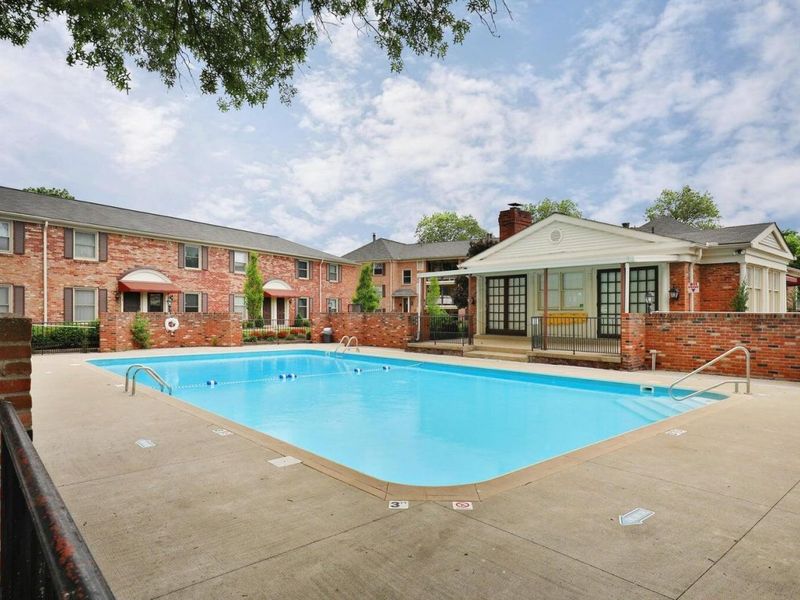 892 Chatham Lane , Unit W, Columbus, OH 43221 Photo 23