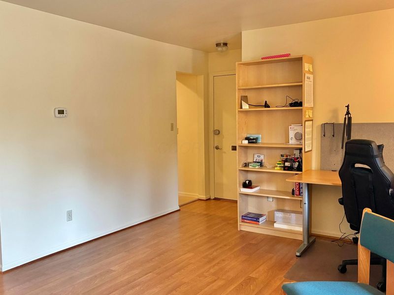 892 Chatham Lane , Unit W, Columbus, OH 43221 Photo 7