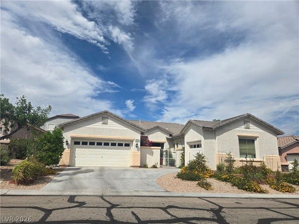 10522 Haywood Drive , Las Vegas, NV 89135