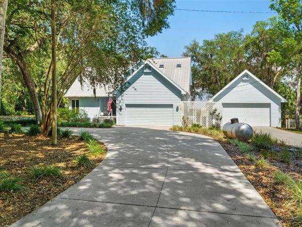 6085 S ROYAL DRIVE , HOMOSASSA, FL 34448