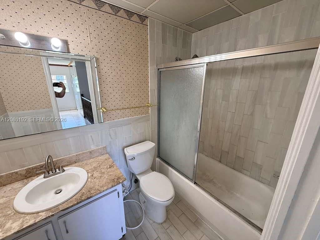 1300 W 53rd St , Unit 32, Hialeah, FL 33012 Photo