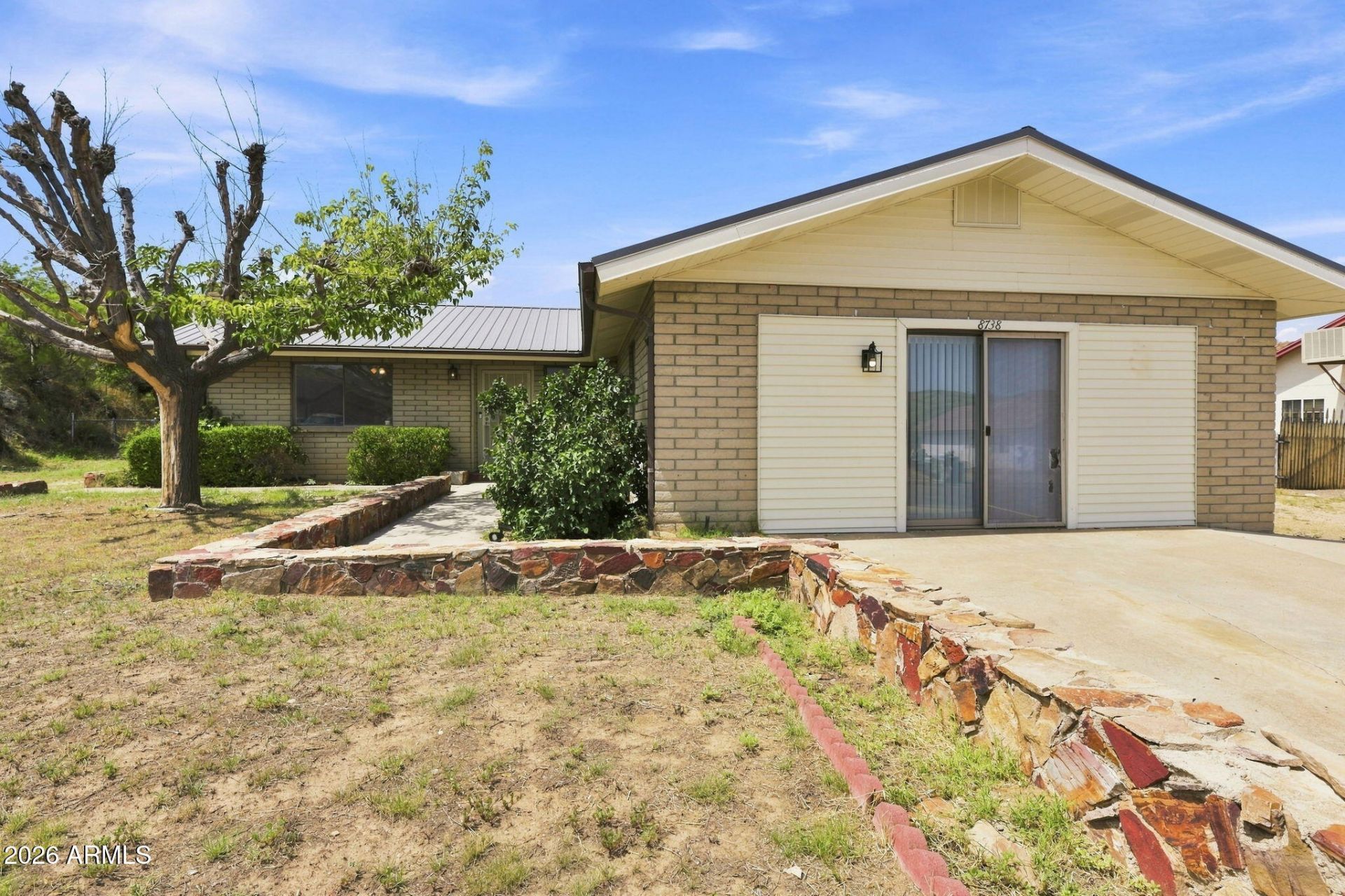 8738 S Sharps Road, Globe, AZ 85501 Main Photo